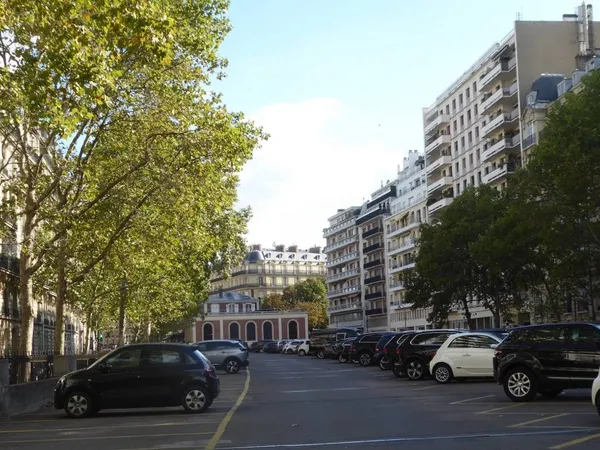 Loue une place de parking blvd Flandrin Paris 16ème 
