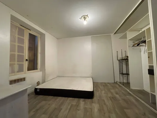 Studio 1 pièce 18 m² 
