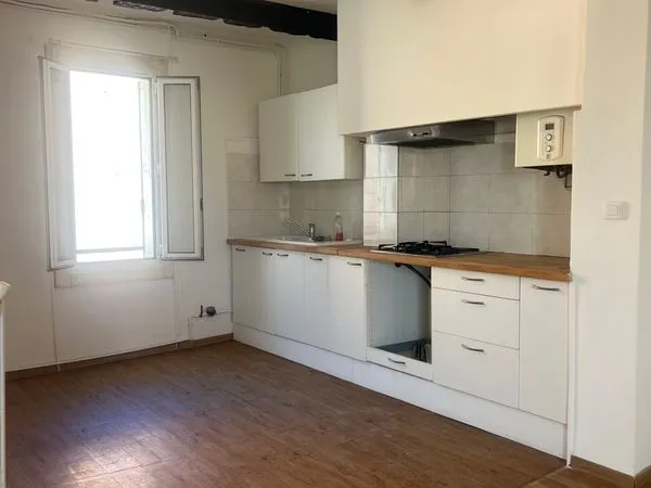 QUARTIER HAUT à Sète , T3 69m2+cave 23m2 
