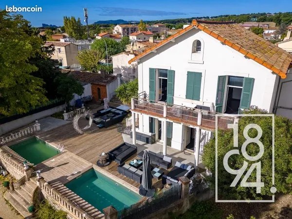 Propriété 6 pièces 160 m² 