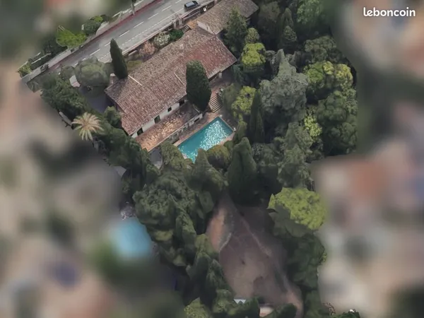 Villa 9 pièces 446 m² 