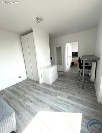 Studio 1 pièce 26 m² 