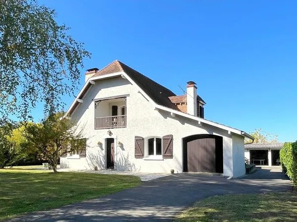 Maison à vendre 5 pièces ARESSY (64) 