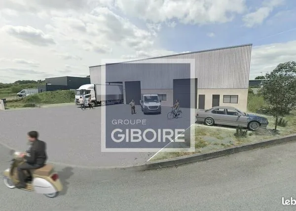 Local commercial 2 pièces 150 m² 
