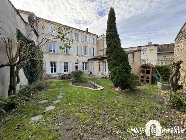 A louer en hypercentre de COGNAC - Belle maison de ville - 7 