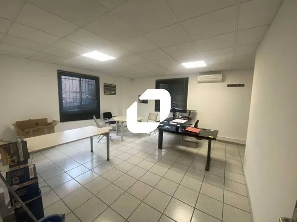 Local d'activité 380 m² 