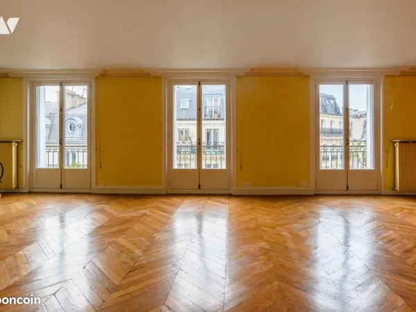Duplex 8 pièces 186 m² 