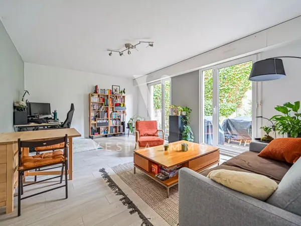 BOULOGNE BILLANCOURT. 2 pièces au calme 50 m² avec jardin 43 m², cave et parking 