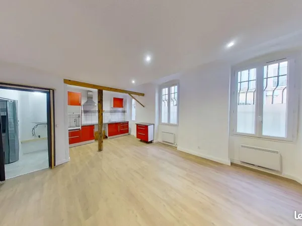 Appartement 3 pièces rénové - Centre-ville de Brignoles 