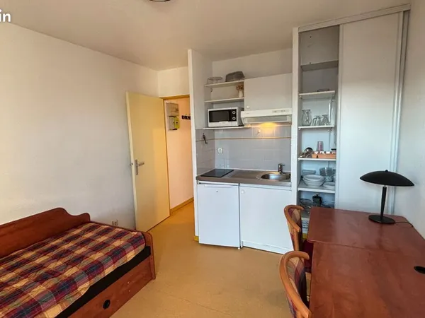 Studio 1 pièce 15 m² 