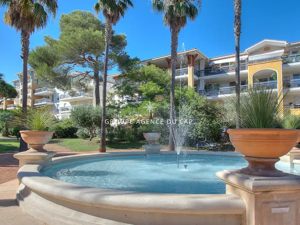 À vendre appartement 2 pièces dans une résidence sécurisée à Saint Aygulf en bord de mer 