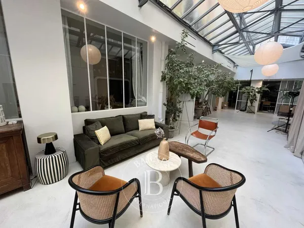 Local industriel - 200 m² - PARIS 11 - A VENDRE 