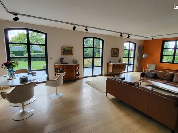 Maison 8 pièces 300 m² 