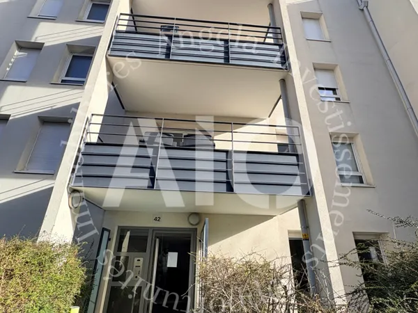 Appartement T2 d'une surface de 50m2 avec terrasse de 22m2 et parking 