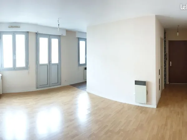 A Louer T2 (cuisine équipée) + garage secteur rectorat 520 CC 