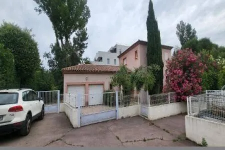 Maison 6 pièces 180 m² 