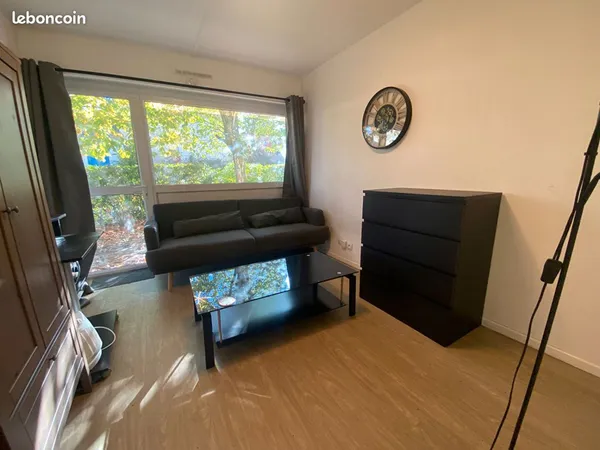 Studio 1 pièce 15 m² 