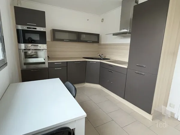 LE TEIL, appartement de 76.5 avec balcon 