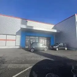 Loue local commercial - 600m² 