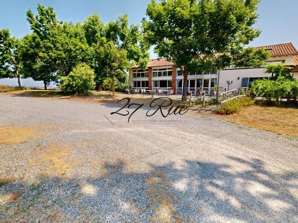 Maison 8 pièces 365 m² 