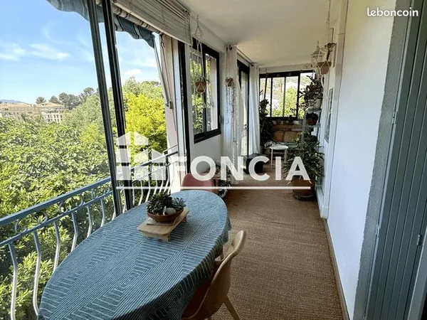 Haut de hyeres - superbe 3 pieces + garage 