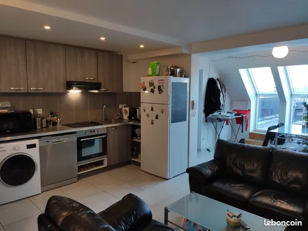 Chambre meublée avec terrasse dans colocation, Porte d'Italie, Métro Lignes 14 et 7, 775 Euros 