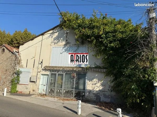 Local industriel 372 m² 