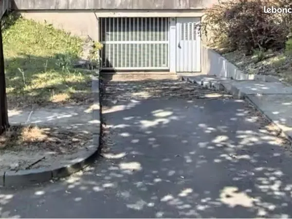 Emplacement parking souterrain 