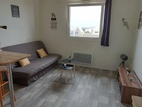 STUDIO MEUBLÉ LE MANS QUARTIER BOLLÉE 