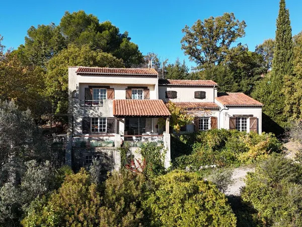 Maison 8 pièces 169 m² 
