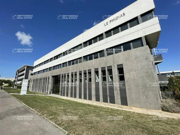 Bureaux 731 m² 