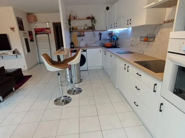 Colocation dans Appartement, refait à neuf, pas de vis à vis, grande terrasse, très lumineux avec 
