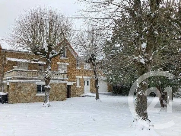 Maison 12 pièces 260 m² 