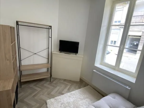 Studio 1 pièce 12 m² 