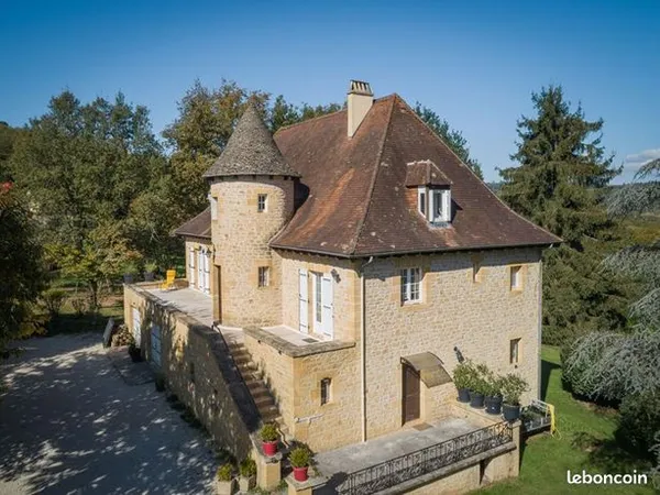 Maison 8 pièces 217 m² 
