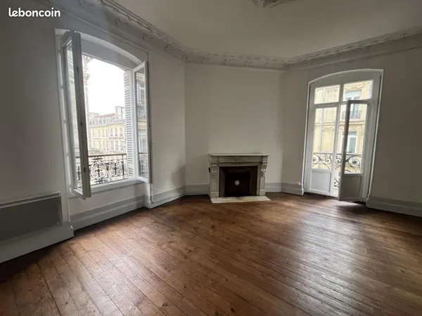 Appartement 9 pièces 121 m² 