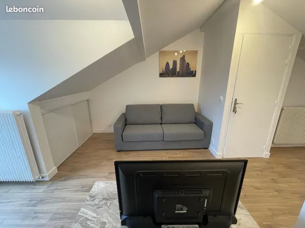 Studio refait à neuf à La Courneuve 