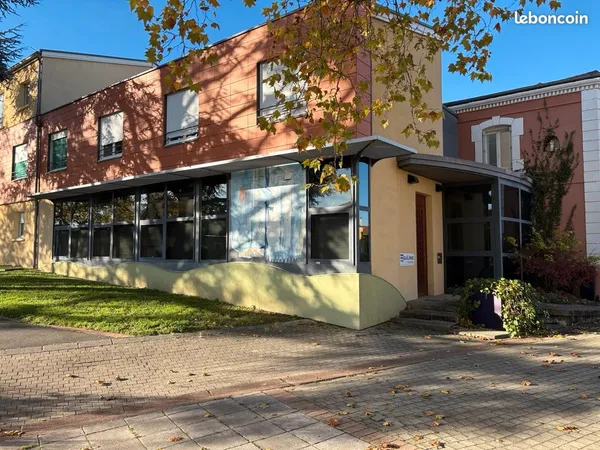 Local commercial 130 m² MABLY 