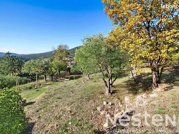 Terrain 6 551 m² Callas