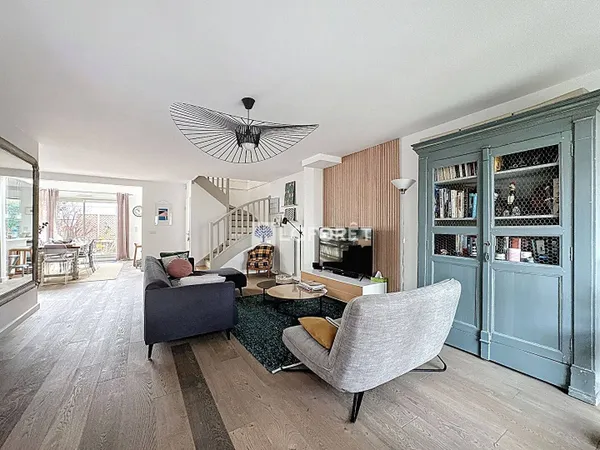 Maison 8 pièces 186 m² 