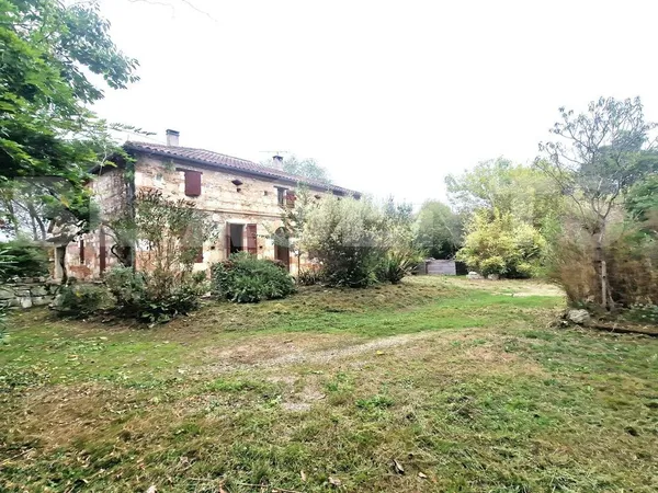 Maison de Caractère - 230 m² - 4 Chambres - 2 bureaux- Piscine - Garage - Dépendance - Merles 