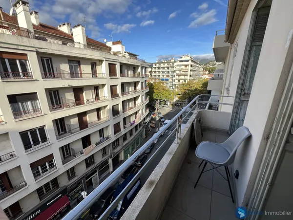 TOULON CLARET - APPARTEMENT T4 EN DERNIER ÉTAGE - BALCON ET 