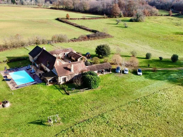 Propriété de 5 hectares sans voisins proches 