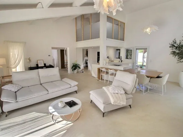 Villa 5 pièces 181 m² 