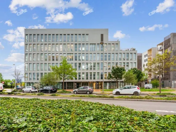 Bureaux 332 m² 