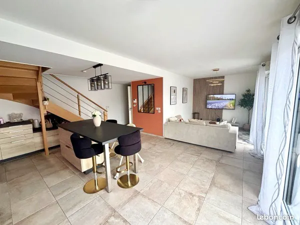 Duplex 70 m² - coeur de Douvaine - terrasse, garage, parking 