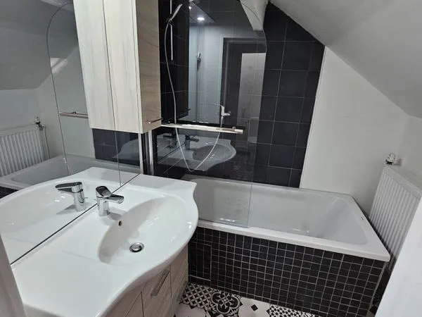 Appartement 67 m² récent (eau et électricité compris) 