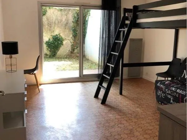 Grand studio meublée avec jardinet à Perigueux 