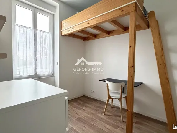 Studio 1 pièce 13 m² 