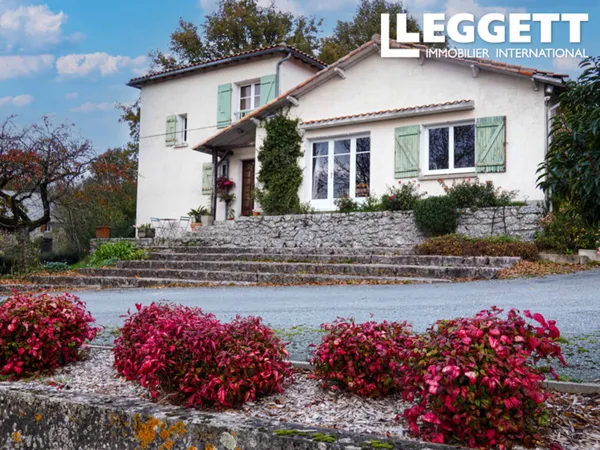Maison unique et attrayante, avec terres agricoles et dépendances - idéale l'agriculture ou 